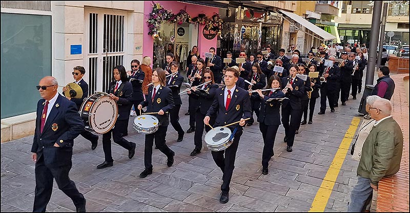 Los Salerosos marcaron el ritmo del «Tardeo» de las Fiestas Patronales