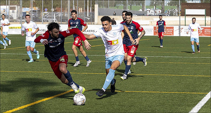 Fútbol: El Torrevieja empató en casa con La Murada (1-1) y baja a la tercera posición.