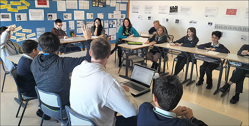 Alumnos de 37 países se vuelcan en la Vega Baja con la transmisión de valores para una paz duradera