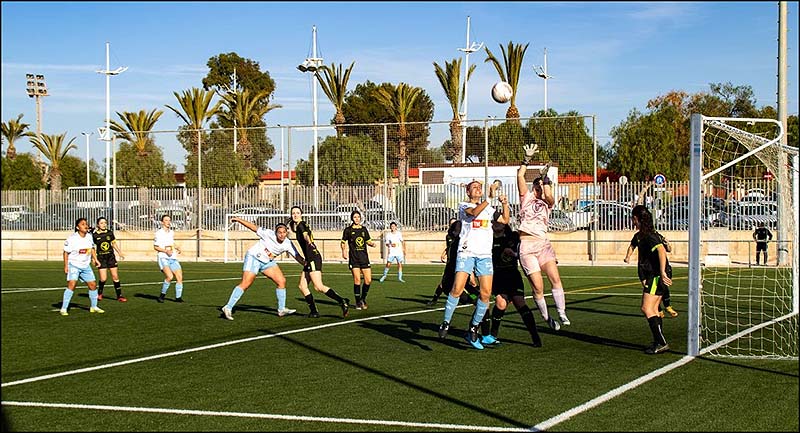 Fútbol femenino: El Torrevieja empata con el Mutxamel en un partido sin historia (1-1)