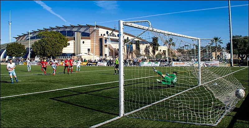 Fútbol: El Torrevieja gana al San Fulgencio en el último suspiro de un partido agónico (2-1)