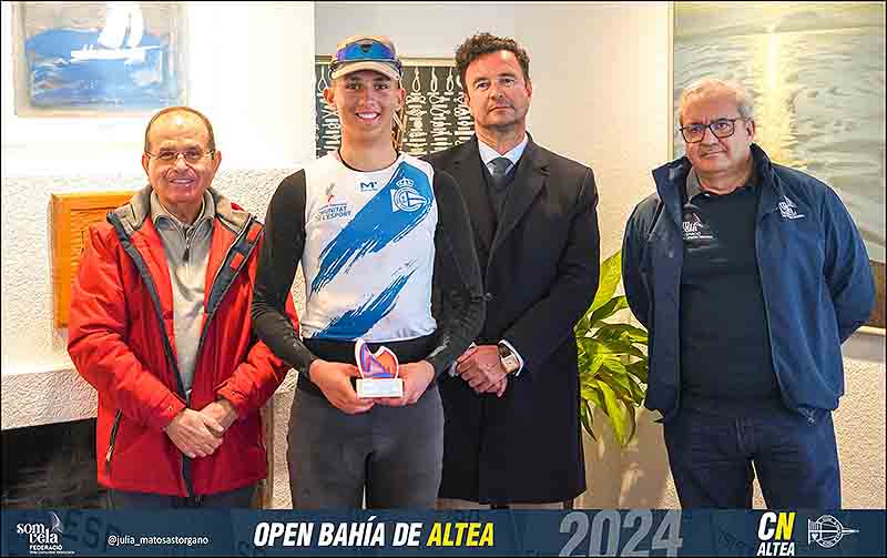Ginés Romero y Álvaro Moreno, oro y Francisco Martínez y José Ruiz, plata en el Open Bahía de Altea autonómico de vela ligera