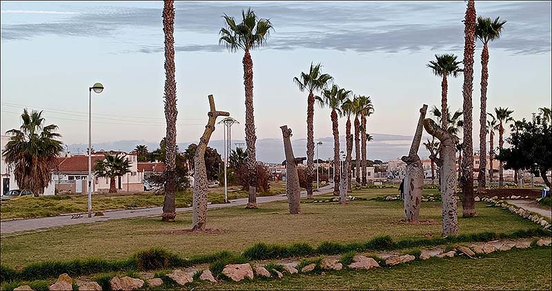 24 De los árboles que rodeaban el Parque de las Naciones han sido trasplantados junto a la Vía Verde