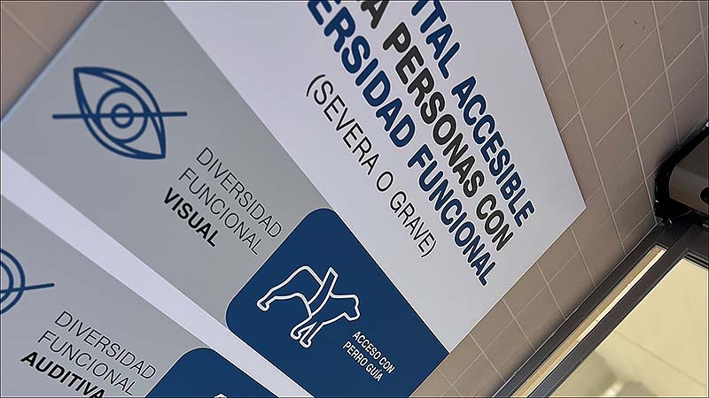 El Hospital Universitario de Torrevieja incorpora un servicio de vídeo-interpretación para mejorar la comunicación de los profesionales con personas sordas