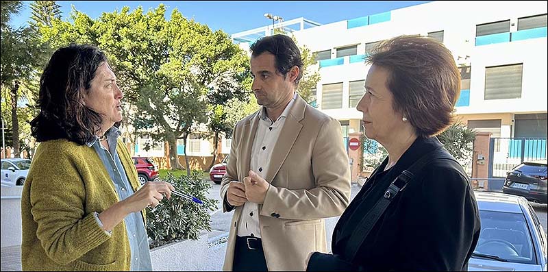 La directora general de Dependencia visitó la residencia de mayores de Torrevieja
