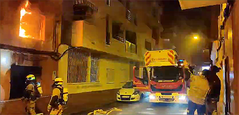 Un incendio calcina una vivienda “Okupada”, en el centro de Torrevieja
