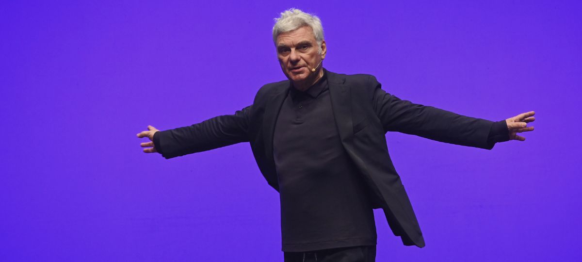 Carles Sans, “El guapo” de Tricicle, visita esta tarde Torrevieja con la comedia «¡Por fin solo!»