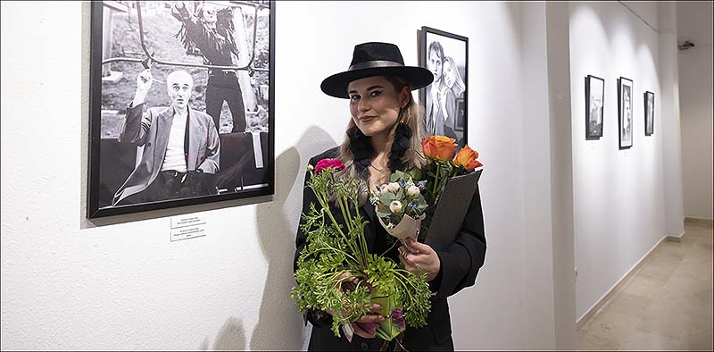Inaugurada la exposición de la fotógrafa ucranina, Karina Ostapenco “Diálogo de amor entre generaciones”