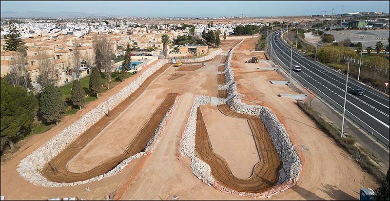 En marzo finalizan las obras de la balsa de laminación de aguas pluviales junto a la n-332, en la Urbanización Doña Inés
