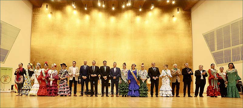 El Coro «Brisa del Sur» de la Asociación Cultural Andaluza participó en la Gala de Andalucía en el ADDA de Alicante