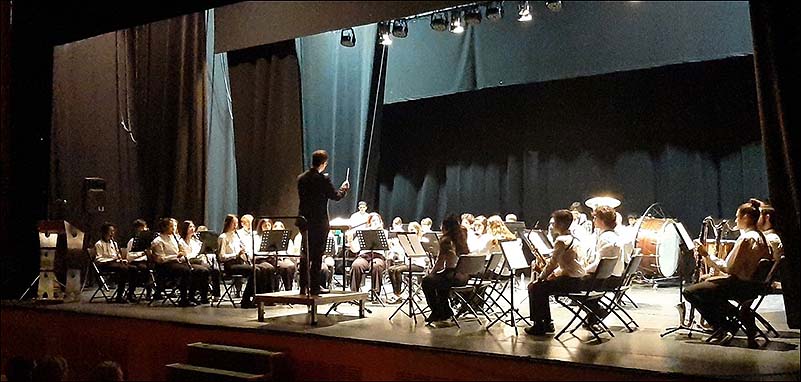 La Banda Juvenil de la UMT, homenajeó a sus familiares con el Concierto “Día del Padre”