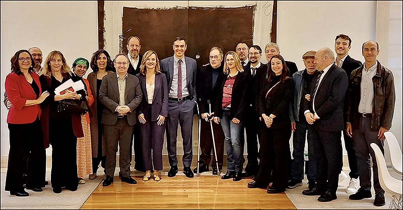 El torrevejense Carlos Rodríguez recibido por el presidente del gobierno con motivo de la aprobación de la ley de enseñanzas artísticas