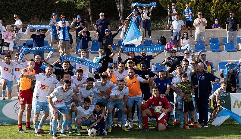 Fútbol: El Torrevieja gana 1-4 al Novelda y mantiene intactas las opciones de ascenso