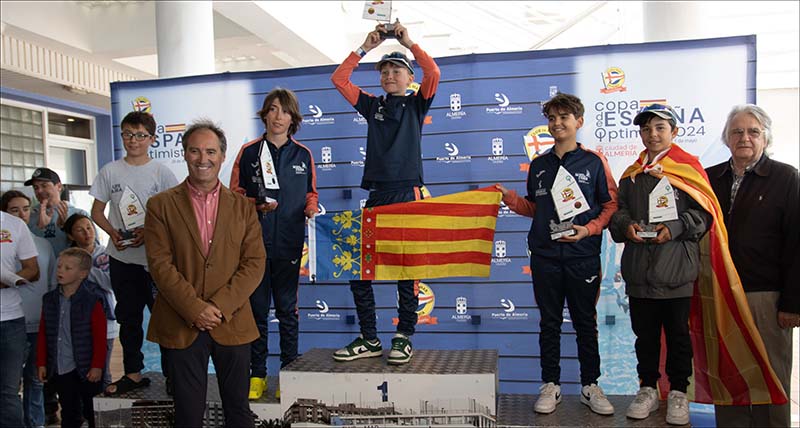 Joan Lleonart y Marta Mansito, campeones de la Copa de España Optimist, Gran Trofeo Almería
