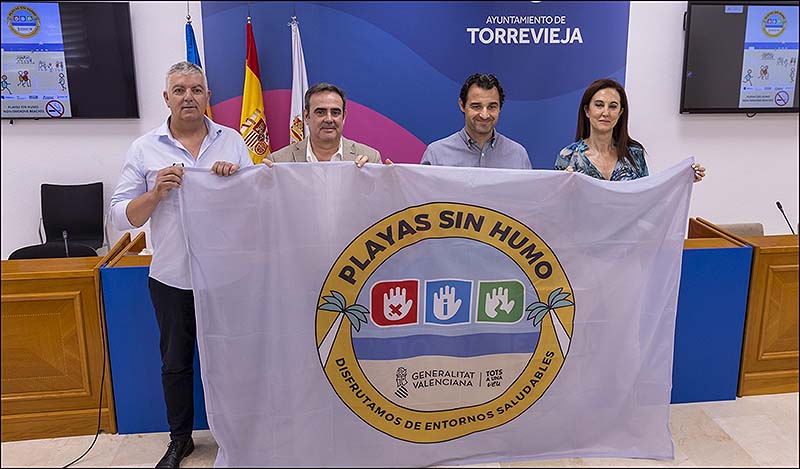 Torrevieja contará por primera vez con la bandera de “Playas sin humos”