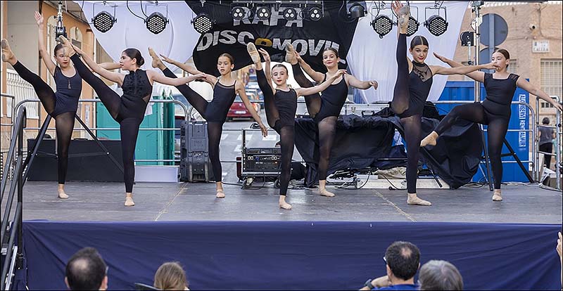 La escuela de baile “Mery Dance Academy”,  volvió a triunfar  en las Hogueras Molinos del Calvario.