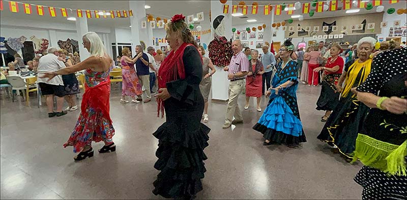 Comienza la Feria de Sevillanas en el Centro Polivalente de La Mata