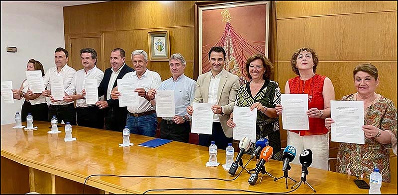 Frente común de alcaldes y portavoces del PP en la Vega Baja para exigir a Puente el fin del peaje de la AP-7 entre Torrevieja y Orihuela Costa