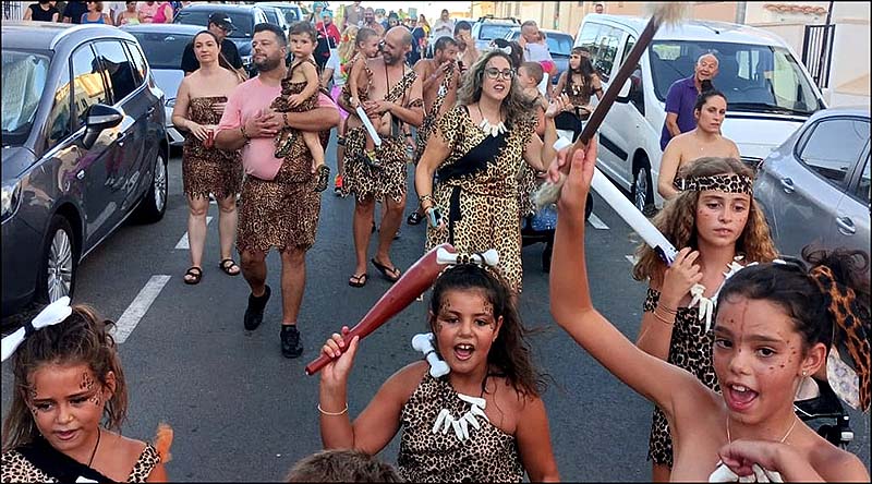 El Desfile de Carnaval del Barrio de San Roque, registró una gran participación