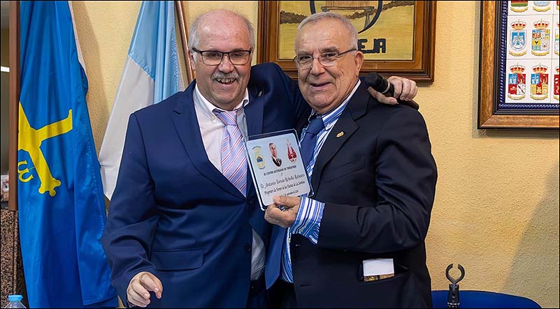 Santiago de Compostela y la “Santina” se unieron en el pregón de Antonio Tomás Rebollo