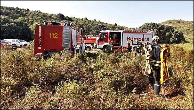Los retenes de los bomberos de la Diputación reducen el alcance de cerca de 200 incendios declarados este verano en la provincia