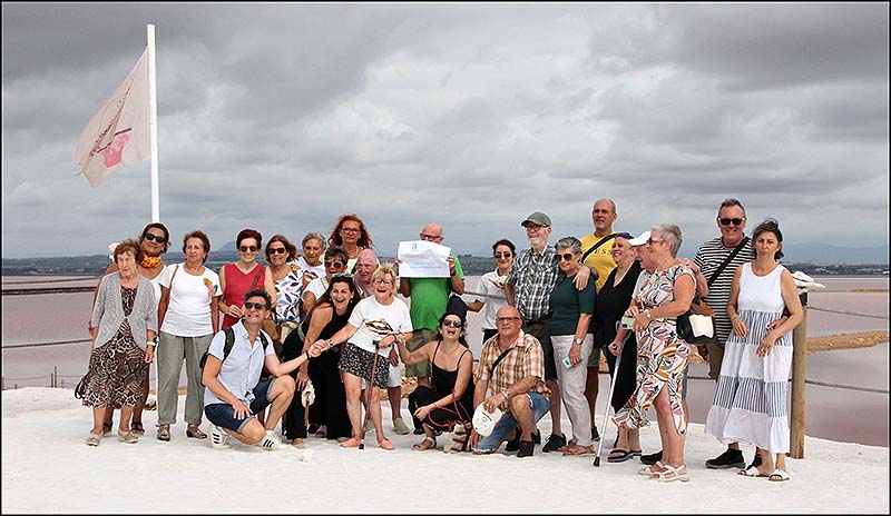 Excursión a las Salinas de Torrevieja de usuarios, familiares y trabajadores de AFA Torrevieja