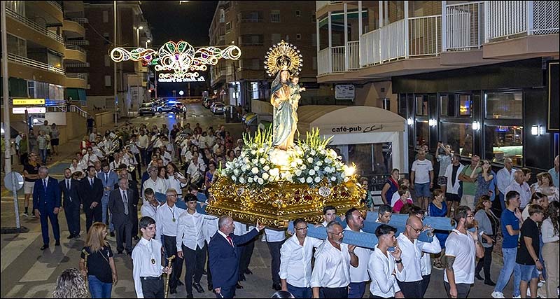 La Mata dio por acabadas sus Fiestas con la Misa de Campaña y la Procesión con la Virgen del Rosario