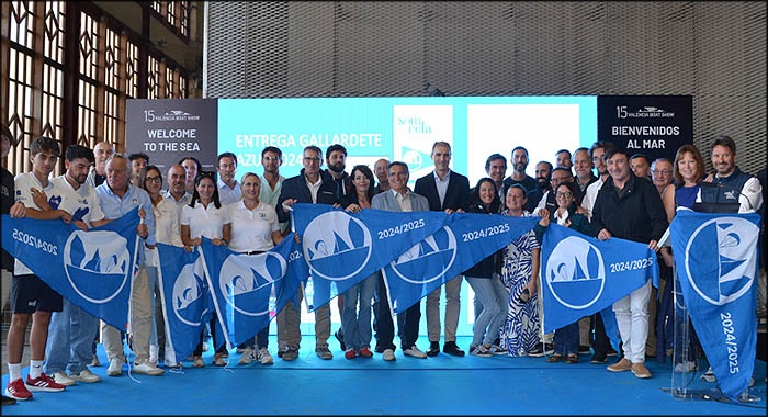 La escuela de vela del RCN Torrevieja recibe la distinción del gallardete azul de Adeac-Federación de Vela Comunitat Valenciana