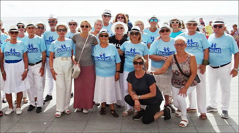 Exhibición de baile en Línea en el Paseo Marítimo