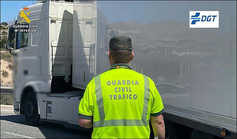 La Guardia Civil investiga a un camionero por conducir bajo los efectos del alcohol, con una tasa 7 veces superior a la permitida