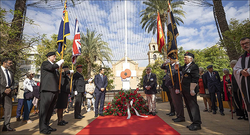 Torrevieja celebró junto a la colonia británica el “Día de la Amapola”