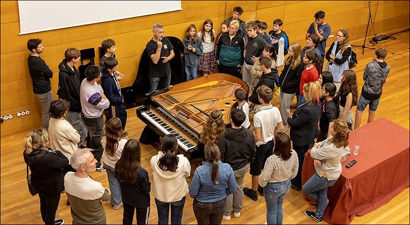 Éxito de los talleres de luthería en la Semana de Santa Cecilia