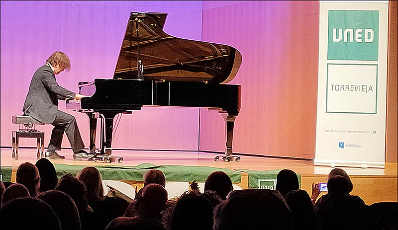 Intenso fin de semana musical en la comarca del Bajo Segura a cargo del virtuoso compositor y pianista José Luis Nieto