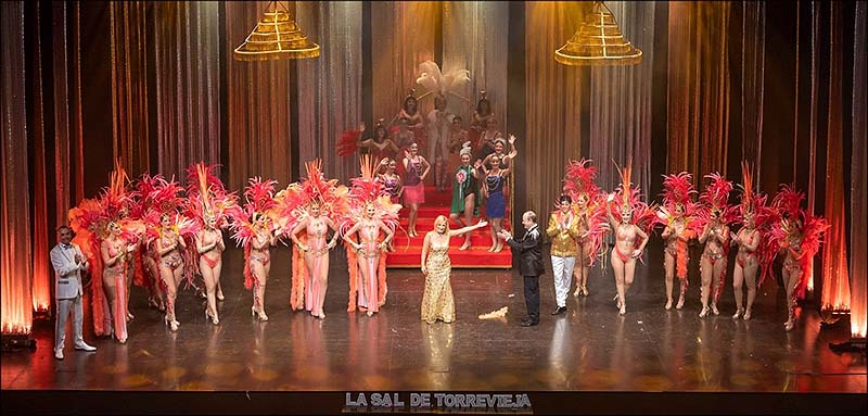 La Revista “La Sal de Torrevieja”, inundó de buen humor el Teatro Municipal