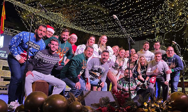 Los Sangochaos y la Comparsa “No ni na”, nos alegraron con una noche carnavalera y navideña