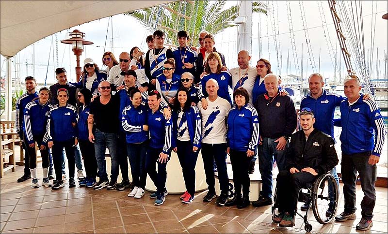Regata de remo del Roscón de Reyes desde alevines a veteranos en una distancia de 500 metros en el RCNT