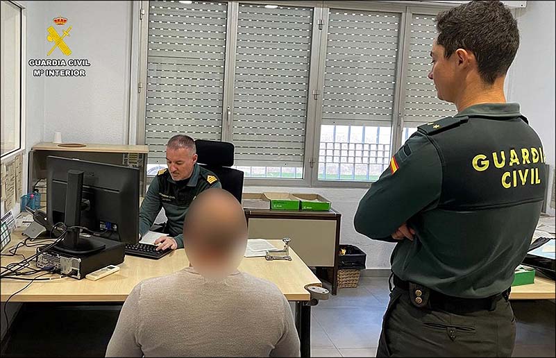 La Guardia Civil investiga a un vecino de Torrevieja por simular un robo para cobrar el seguro