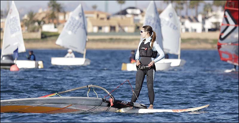 Cerca de 60 regatistas participaron en la Regata Roscón de Vela Ligera del RCNT