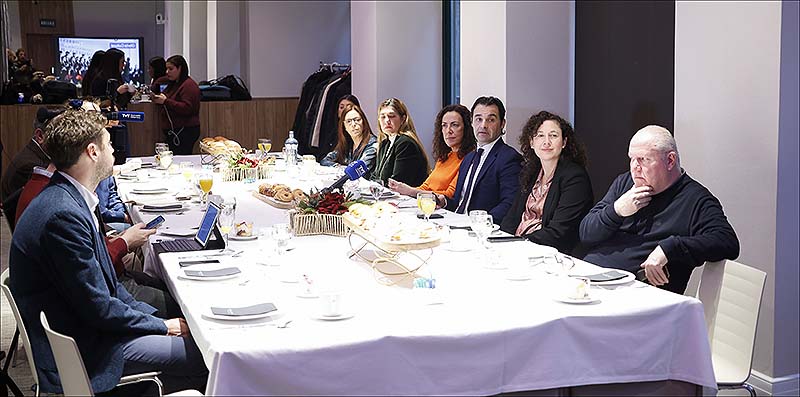 Torrevieja muestra su nueva oferta turística en madrid en un desayuno con prensa especializada como antesala de FITUR