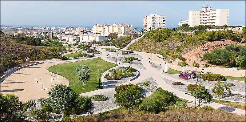 El TACRC resuelve denegar la concesión de medidas cautelares solicitadas por la empresa STV Gestión, S.L., contra el contrato del servicio de mantenimiento de las zonas verdes y espacios libres de Torrevieja
