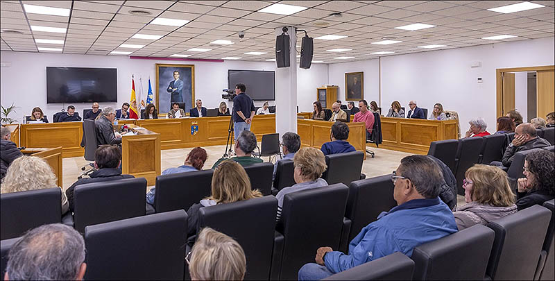 El Pleno del Ayuntamiento rechaza la ubicación de un Centro de Acogida de Inmigrantes en el Edificio de la Tesorería