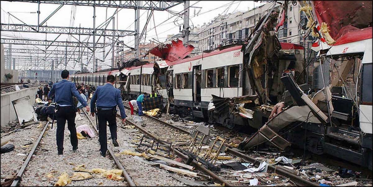 Se convoca las 12:00 horas un minuto de silencio en recuerdo a las víctimas de los atentados del 11 de marzo de 2004. 12:00h.