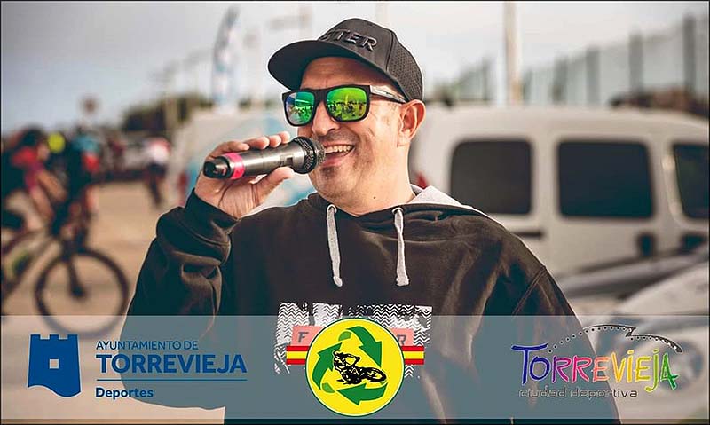 Mario Sebastián, asiduo Speaker en diversos eventos deportivos de Torrevieja, ficha por Radio Marca Murcia