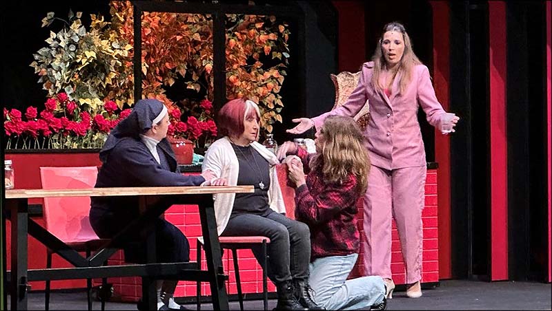 La obra de teatro “Las que gritan”, un viaje hilarante por la vida