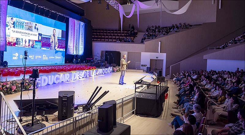 El PSOE de Torrevieja critica la falta de medios personales y de infraestructuras escolares en la educación torrevejense en el marco de la celebración del cuarto congreso “Reinventar la educación”