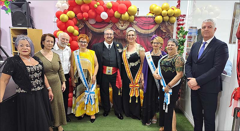 Coronadosla Reina, damas y Míster del Centro Polivalente de La Mata