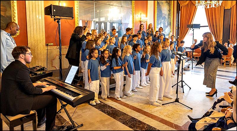El Casino vibró con el Concierto de Primavera de la Escuela Coral Municipal