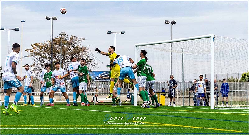 Fútbol: Amarga derrota del SC Torrevieja ante el líder que complica el sueño del playoff
