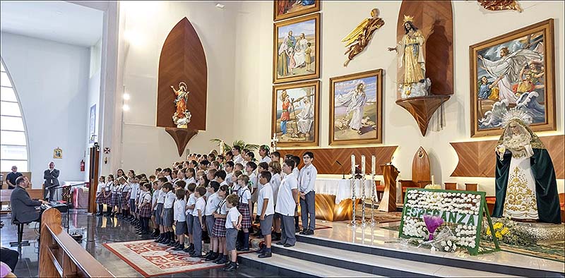 Más de cien voces estrenan la “Salve” a La Esperanza en un emotivo acto previo a su Coronación Canónica