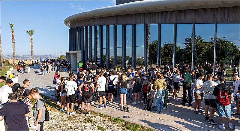 Comienzan las pruebas de la EBAU en Torrevieja con más de 500 estudiantes convocados